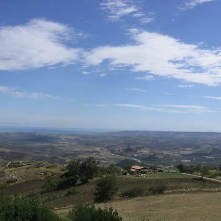 Holiday home Casa Sull'albero Lentella